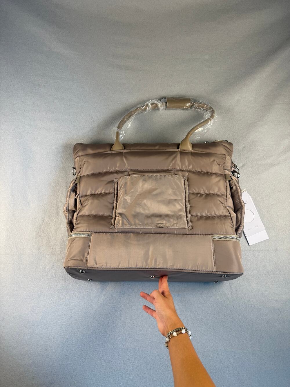 iPack Puffy Tote Bag Womens Taupe Quilted Travel Padded Sleeve Overnight Bag NWT